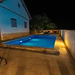 Baroque With Pool Sauna Gym *