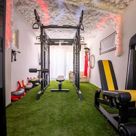Baroque With Pool Sauna Gym