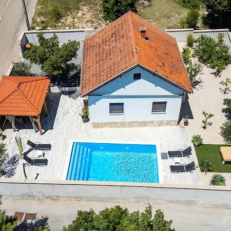 Baroque With Pool Sauna Gym