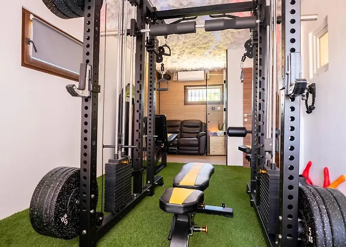 Villa Baroque With Pool Sauna Gym *