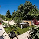 Villa Baroque With Pool Sauna Gym