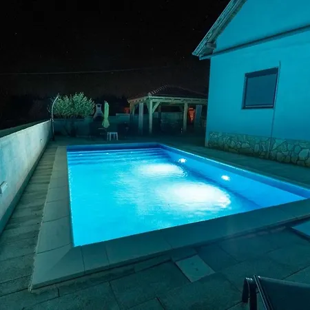 Baroque With Pool Sauna Gym